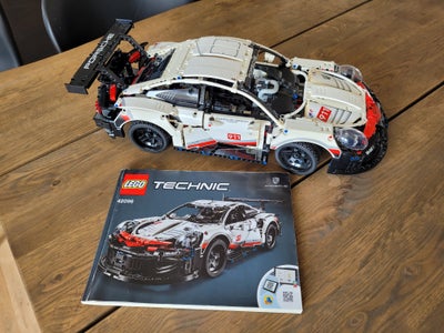 Lego Cars, 42096 911, Min søn sælger hans fine LEGO porsche nr. 42096 911 RSR til slag.

Porschen er