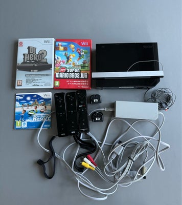 Nintendo Wii, RVL - 001, Perfekt, Wii + stik + 3 controllere 

3 spil:
- Super Mario Bros.
- DJ Hero