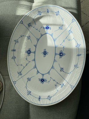 Porcelæn, Fad, Royal Copenhagen, Muset malet blå serverings fad 
2 sortering 
34 cm længde 

Afhente