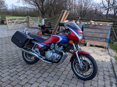 Yamaha, Xj 900 f, 900 ccm, 98 hk, 1983, 75000 km, Rød, m.afgift, Flot velholdt Mc i stort set origin