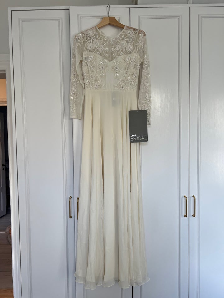 Brudekjole, ASOS BRIDAL, str. 36