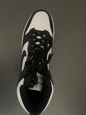 Sneakers, str. 44,5, Nike dunks,  Sort og hvid,  Ubrugt, Denne her ubrugt sko her blev købt I German