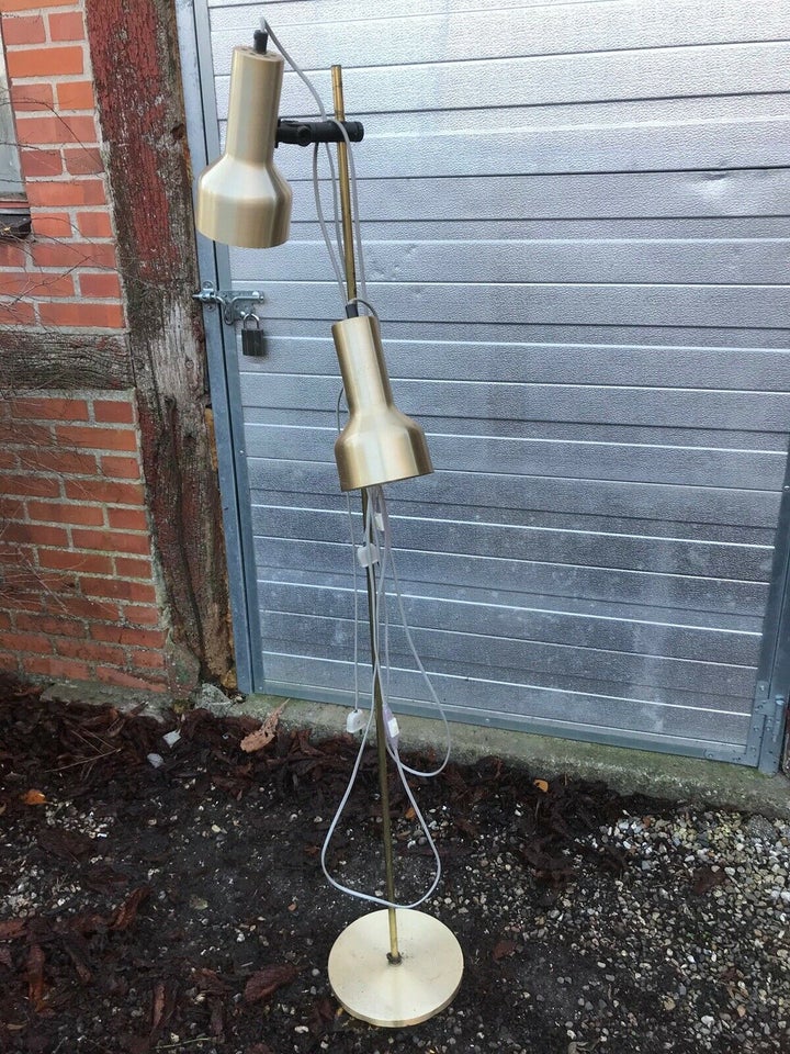 Andet, Gulvlampe