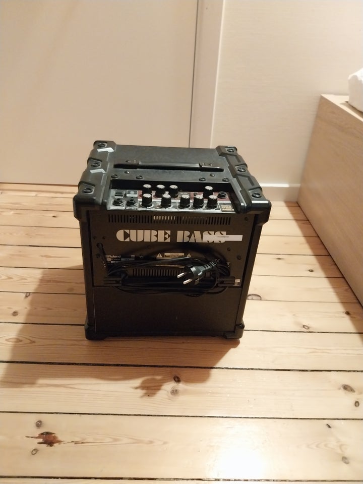 Roland cube-20xl bass, Roland Cube-20xl bass