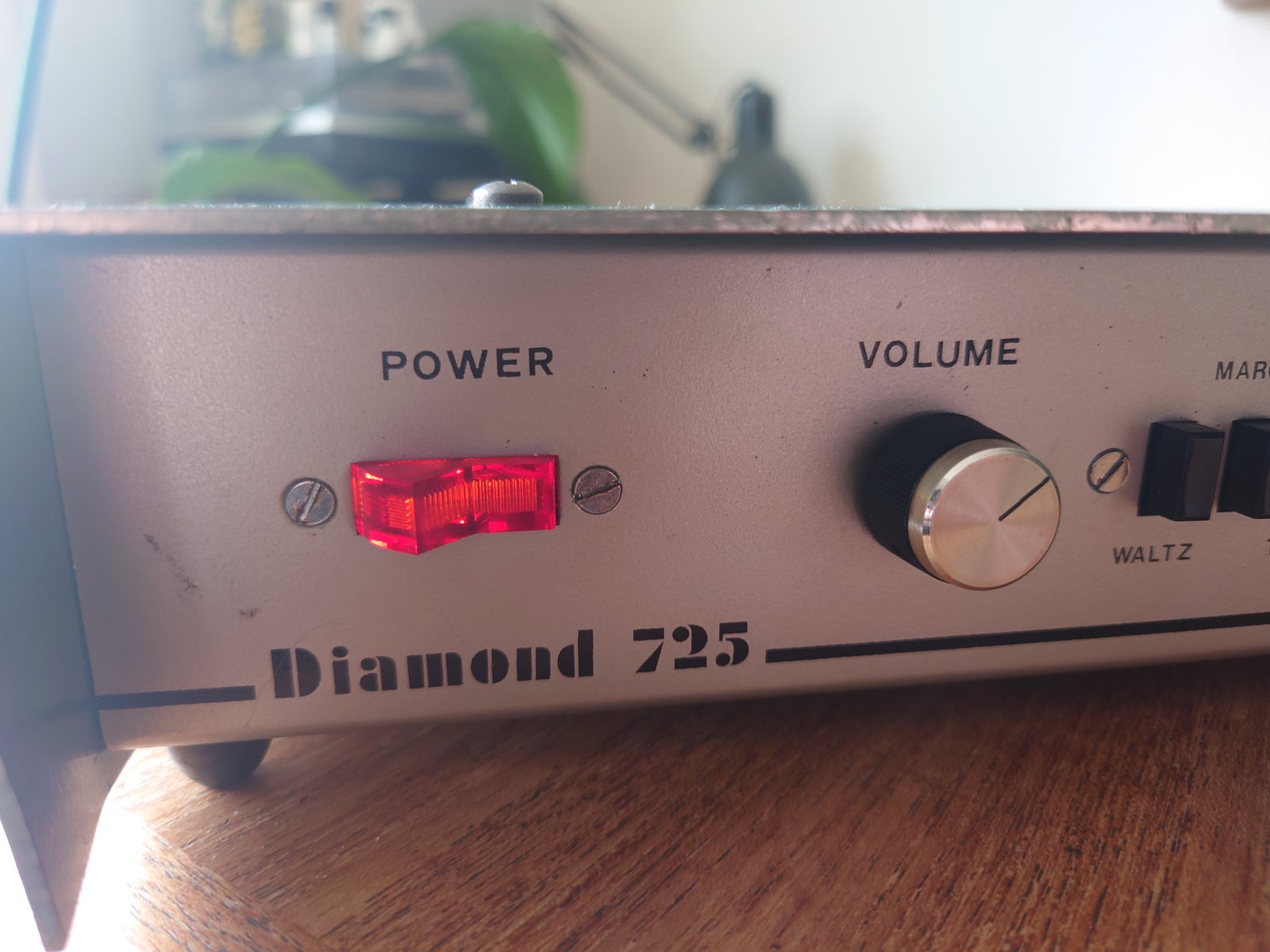 Groovebox, Diamond 725