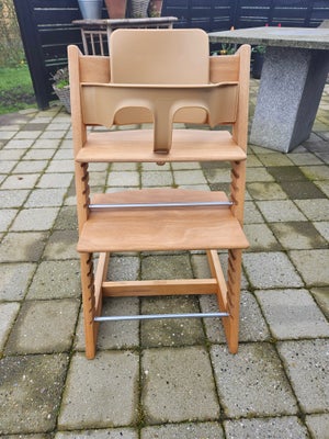 Højstol, Stokke / Tripp Trapp, Tripp Trapp højstol fra Stokke i olieret eg / egetræ.

Stolen er en l