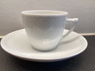 Porcelæn, Kop og underkop, Royal Copenhagen og B&G, Hvid kaffekop med underkop. Lille “streg”i glasu