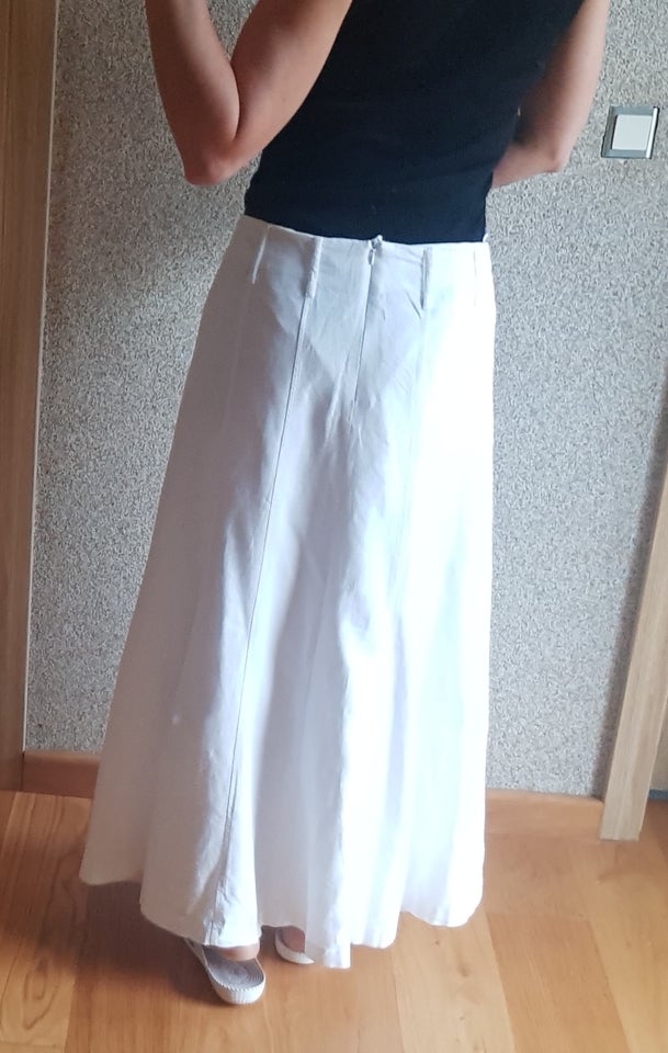 Maxi, str. 40, Dunnes M