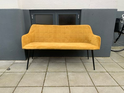 Sofa, velour, 2 pers., Smuk, cool, karrygul sofa. Den giver karakter til rummet som den står i.

Køb