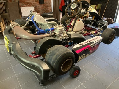Gokart, Haase Zenit, 125ccm ccm, modelår 2021, Haase Zenit, med Iame x30 motor.
Den har kørt få træn