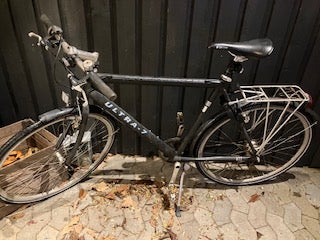 Herrecykel,  andet mærke herre, 7 gear, køre super
alt virker
med lås
stel 55

modtager gerne Bud