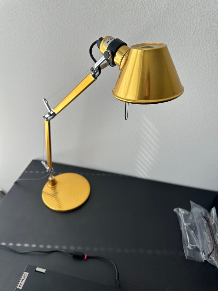 Skrivebordslampe, Arteminde