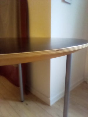 Spisebord, Træbordplade med metalben, af mærket Zeta, b: 90 l: 72, Lækkert gedigent rundt spisebord 