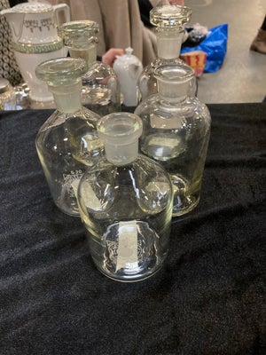 Glas, Apotekterflaske, Flotte gamle apotekerflasker med prop i klart glas.
F.eks. til dekoration, va