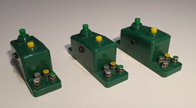 Modeltog, JH-N 560 TRIX Kontakter, skala N, 3 stk. brugte kontakter - ganske få brugsspor

Jeg sende