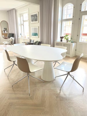 Spisebord, Fenix Laminat og stål , ATBO, b: 140 l: 220, Dette skønne organiske spisebord, med hvid l