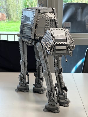 Lego Star Wars, 75054, AT-AT (2014)

Brugt - 99% komplet - Der mangler muligvis en enkelt klods elle