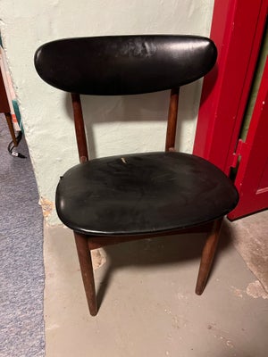 Spisebordsstol, Teaktræ, Andet, Ældre teaktræsstol med brugsspor og hul i sæde sælges
Stol teak