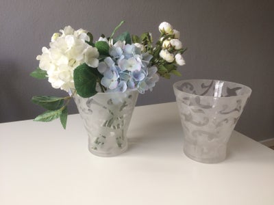 Vase, Blomstervase, 40 kr. pr. stk., To ens glasvaser sælges. Begge er i perfekt stand. Er kun brugt
