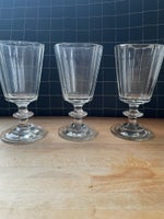 Wellington glas, Glas, 100 år gl.