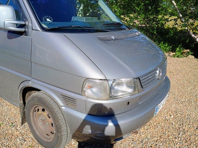 VW Caravelle, 2,5 TDi 102 Comfortline  kort 10prs, Diesel, 2000, km 560000, sølvmetal, træk, nysynet