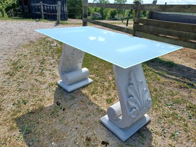Glasbord, Super flot bord, kan bruges i haven eller i boligen,