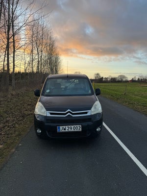 Citroën Berlingo, 1,6 HDi 110 Multispace, Diesel, 2011, km 168000, sortmetal, træk, nysynet, klimaan