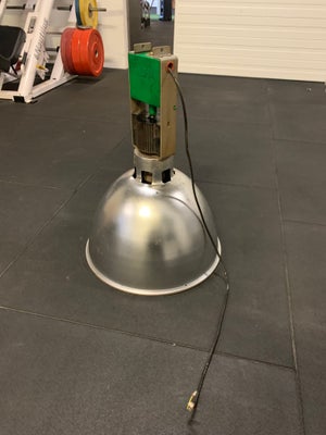 Pendel, Industri lampe, Sølv grå metal lampe Ø54 cm
Vi har flere varianter hvad angår strømforsyning