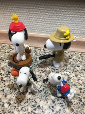 Figurer, Snoopy, Snoopy figur 4 stk kan sendes på købers regning 