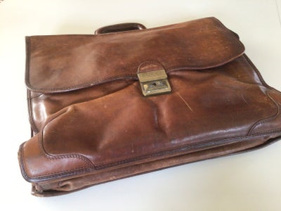 Computertaske, ADAX, En super lækker computer taske / mappe, fra ADAX , er i tyk læder med forstærke