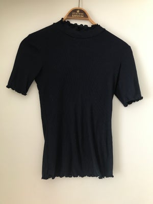 T-shirt, Samsøe & Samsøe, str. 36, Mørkeblå, Næsten som ny, Smuk t shirt str s
I god stand