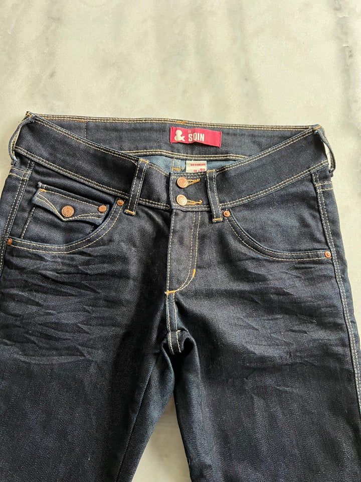 Jeans, & SOIN, str. 27