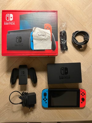 Nintendo Switch, Perfekt, Nintendo Switch - 5 mdr gammel (købt juni 2024). 

Alt medfølger - også kv