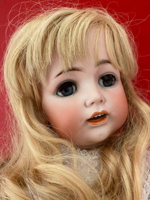 Dukker, Gammel, antik dukke 62cm, 
Her er en skøn Kestner dukke med ledkrop . Hun har nr 260 x og ho