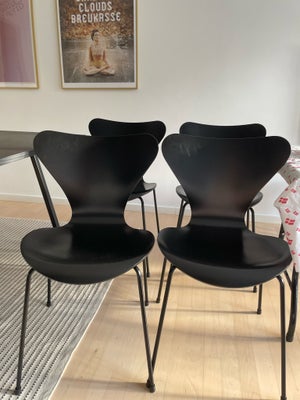 Spisebordsstol, Arne Jacobsen, 4 stk haves
De er brugt en del og der ses
mærker, de har dog mange år