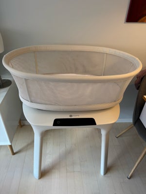 Vugge, 4moms mamaroo sleep bassinet

Fed automatisk vugge til de små. 
Den har en masse forskellige 