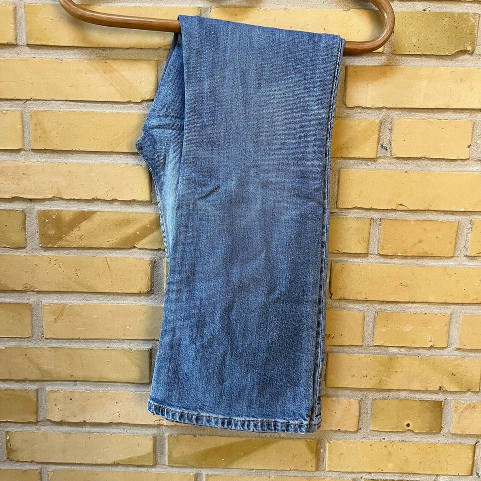 Jeans, Levi Strauss, str. 28