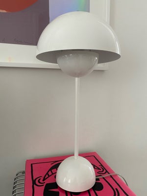 Arkitektlampe, Verner Panton, 2 stk V P & Tradition lamper sælges. 900kr stk. Købt fra ny og er i pe