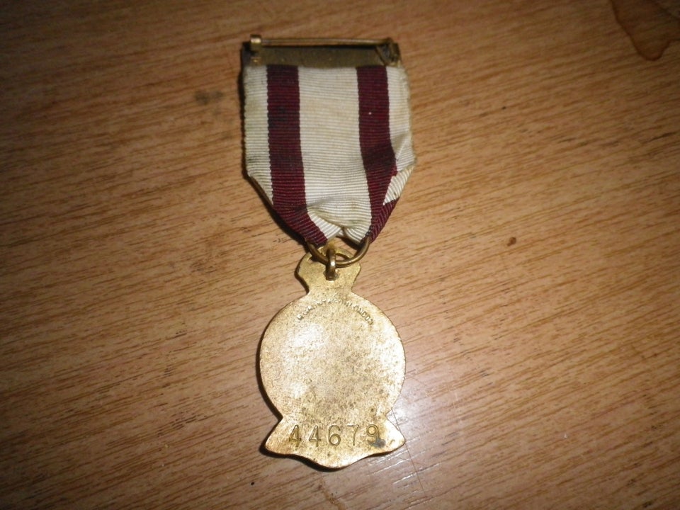 Medalje, Original engelsk Røde kors medalje