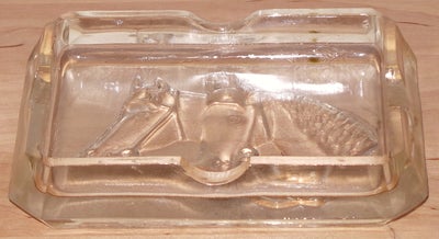 Glas, Askebæger, Askebæger / glasskål / glasfad med heste til pynt.

Størrelse: 10 x 13,5 cm.
Højde: