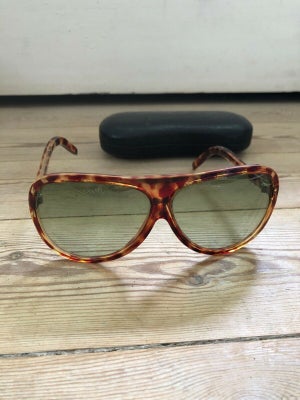 indbildskhed civile overskud Vintage Solbriller | DBA - billige og brugte solbriller