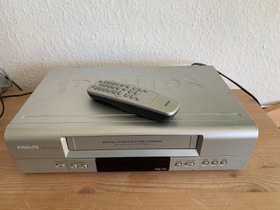 VHS videomaskine, Philips, VR140-02, God, 

- fjernbetjening,
- Hi-Fi stereo.
- Scartstik,
- RF Ind/