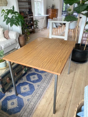 Cafébord, metal, Mega fedt gammelt skolebord med stålramme og teak finer/laminat bordplade. Kan brug