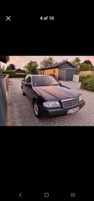Mercedes 220 CE, 2,2, Benzin, aut. 1993, km 254000, træk, nysynet, klimaanlæg, ABS, airbag, alarm, 2