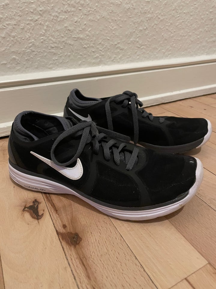 Sneakers, str. 38,5, Nike