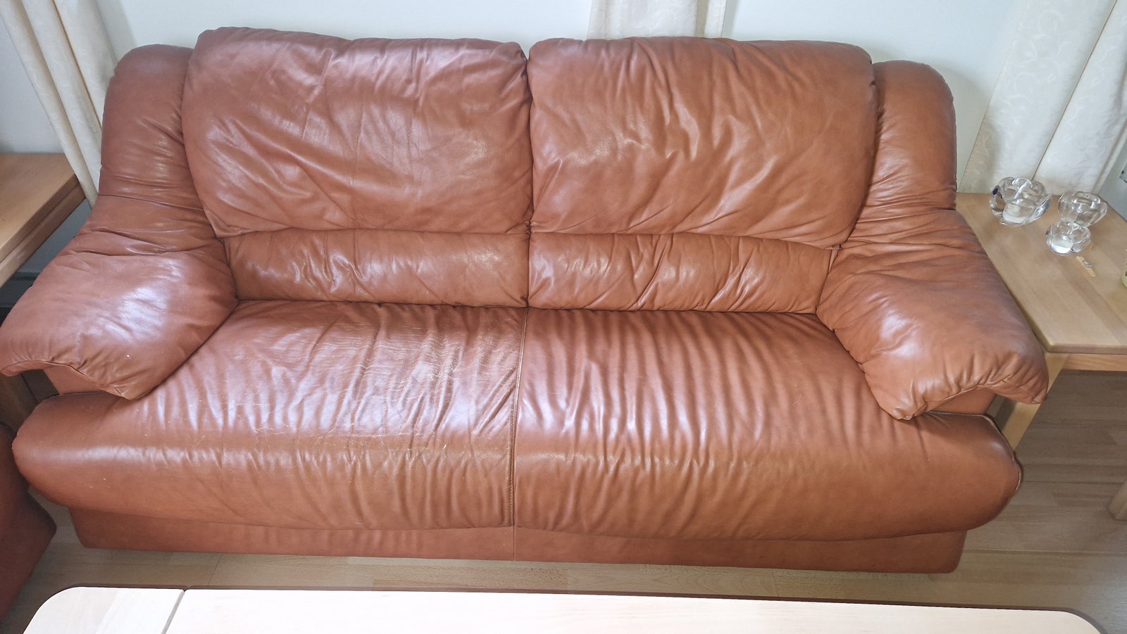 Sofagruppe i brunt læder
