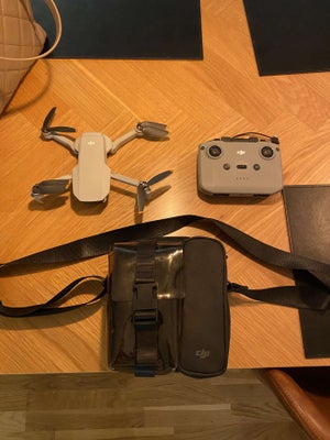 DJI Mini 2, DJI, Jeg sælger denne dji drone da jeg ikke får brugt den meget længere, den er i helt f