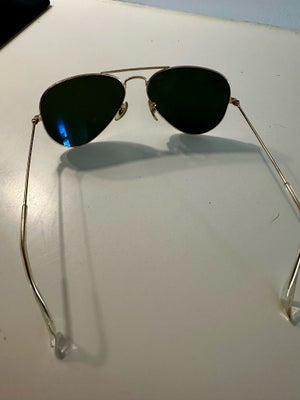 Solbriller unisex, Ray-Ban, Ray-Ban AVIATOR solbriller. 

Grønt glas. Uden riser. Har desværre ikke 