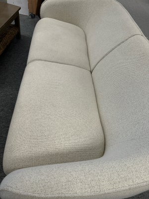 Sofa, ILVA, Helt nye 3 pers. sofa i hvidt stof fra ILVA 


Bredde -70 cm
Dybde - 190 cm
Højde - 90 c