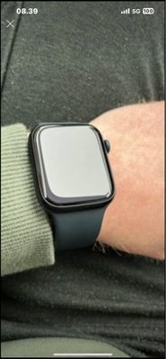 Smartwatch, Apple, En måned gammelt Apple Watch serie 9 GPS+CEL 45mm i midnight Blur farve sælges da